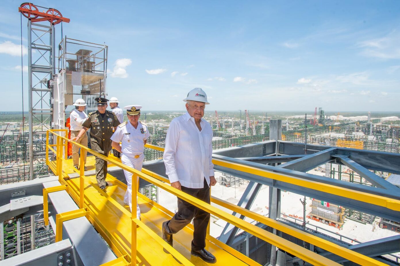 Inaugura AMLO primera etapa de la refinería Olmeca en Dos Bocas ...