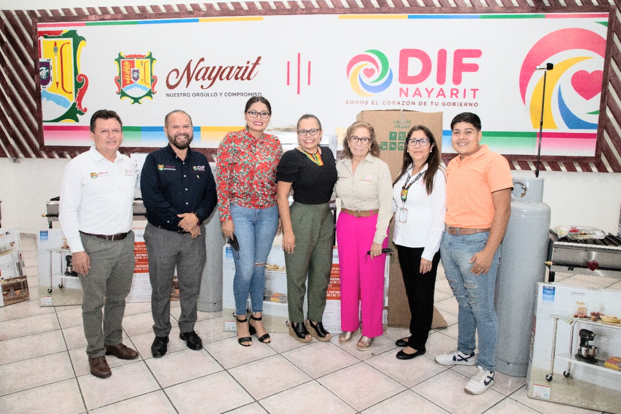 Equipa DIF estatal a Casas de la Mujer | Meridiano.mx